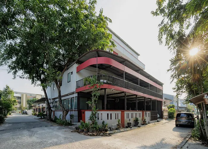 RedDoorz Plus near ITC Cempaka Mas 2 Jakarta